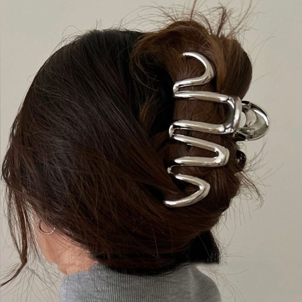 Silver Wavy Hair Claw Clip